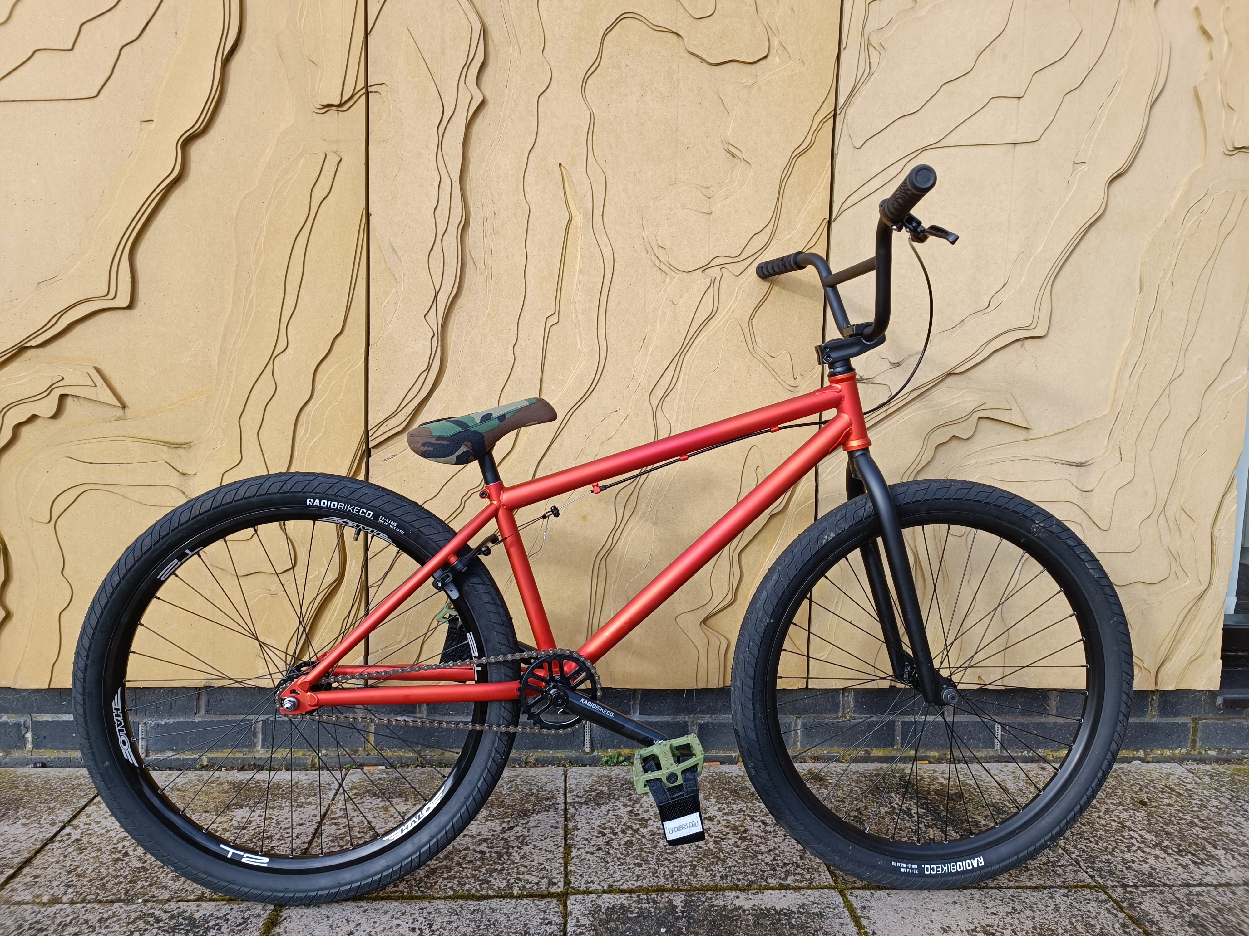 THE TRACK BIKE THAT LEARNED TO FLY: Trick Tracking to FGFS